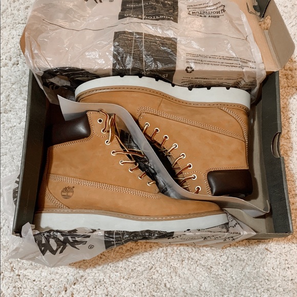 Women’s Timberland Sneaker Boots - Picture 3 of 3
